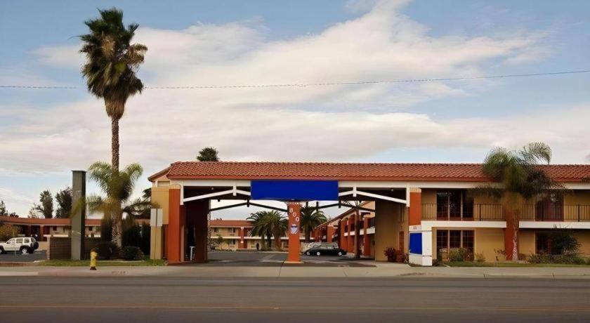 Days Inn By Wyndham Hemet Kültér fotó