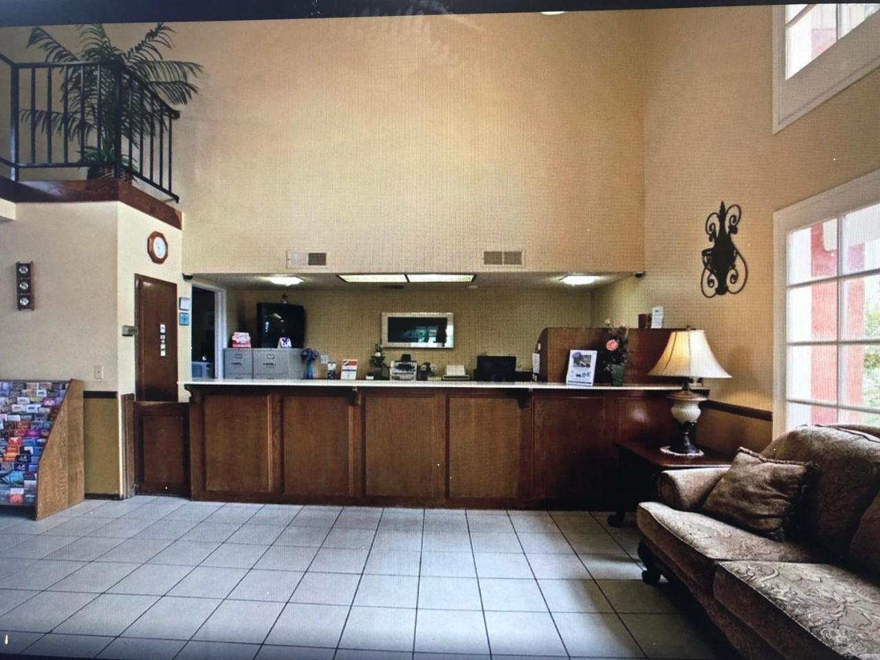 Days Inn By Wyndham Hemet Kültér fotó